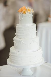 Gingerbread and Fondant snow cake