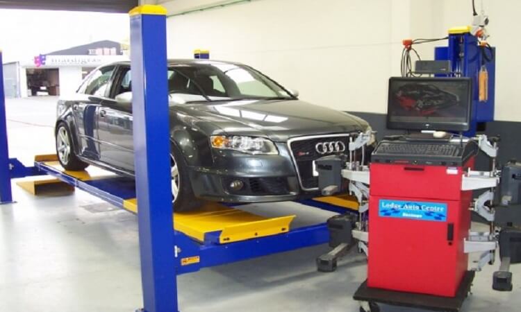 How Does A Wheel Alignment Machine Work