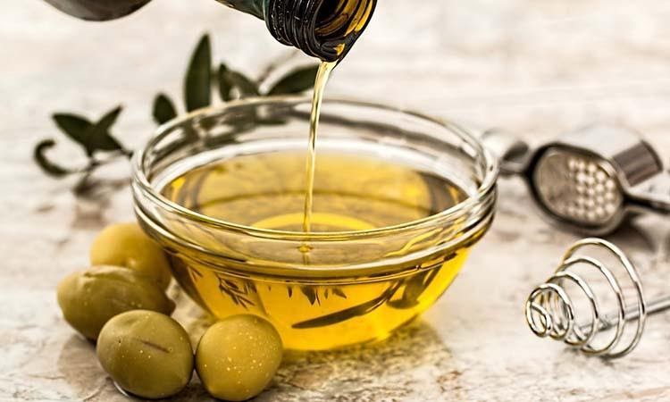 Olive Oil Massage For Relief From Swelling And Muscle Spasms