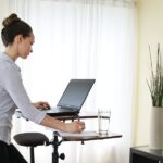 WHAT ARE THE HEALTH BENEFITS OF A STANDING DESK?